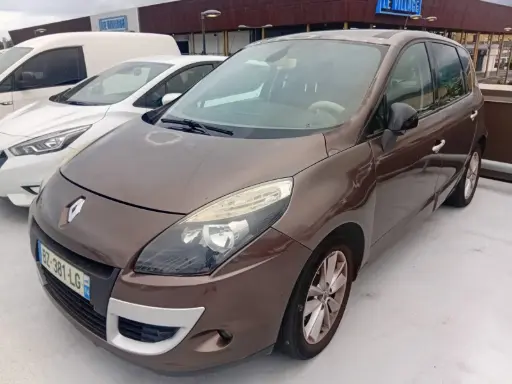 [BZ-381-LG] Renault Scenic 2 Diesel 2.0 dCi marron